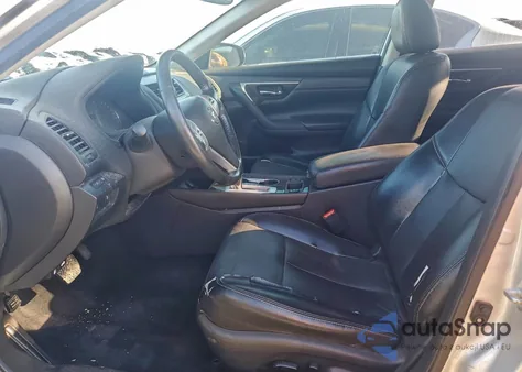 2017 Nissan Altima 2.5 z USA, uszkodzony, nr VIN 1N4AL3AP4HC203952